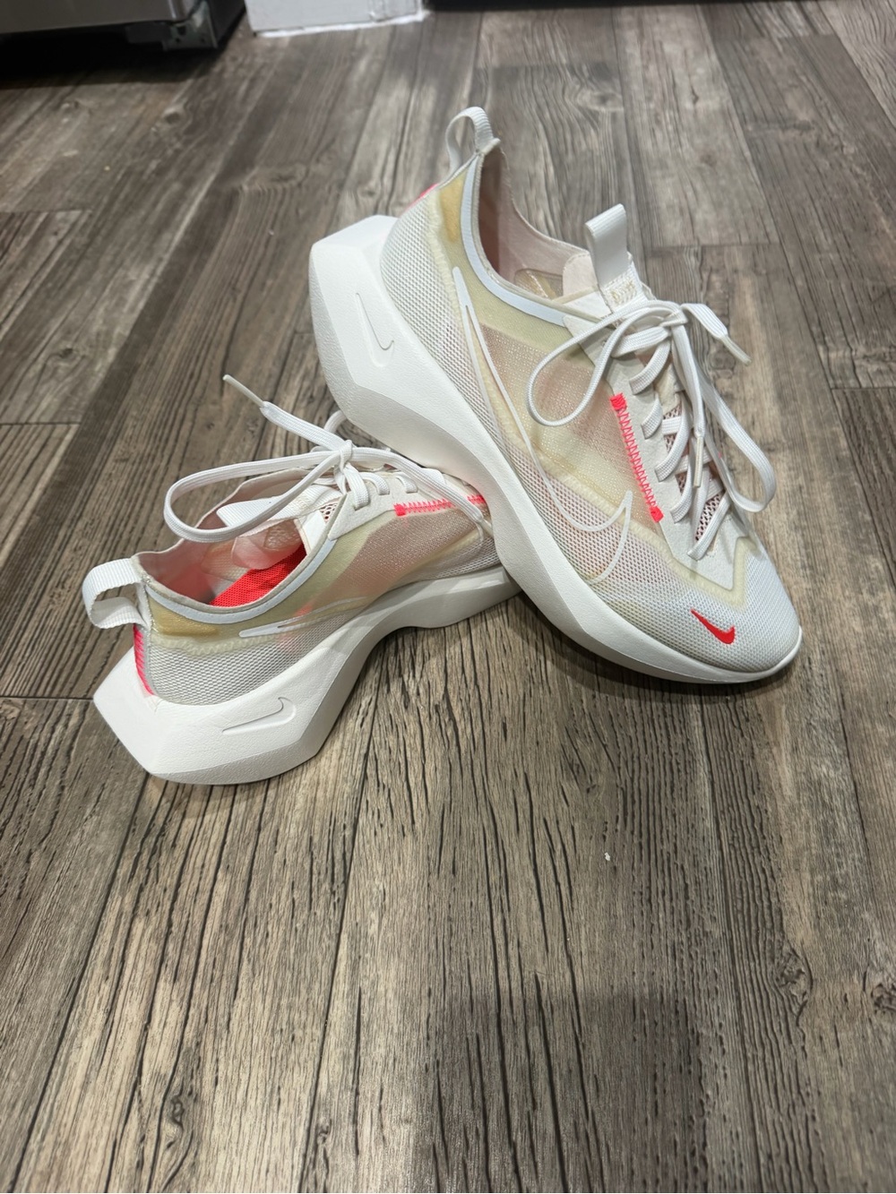 Nike Vista Lite. Size 8.